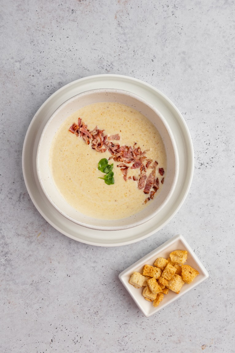 Картофельный крем-суп с беконом