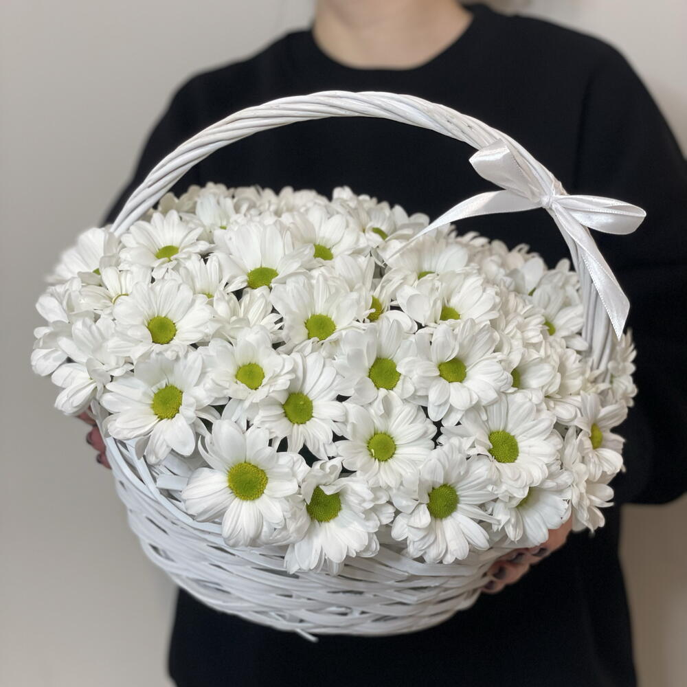 Корзина из ромашек хризантем