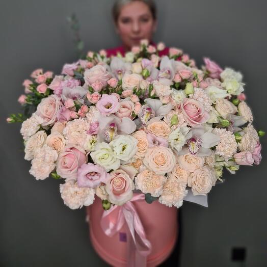 Цветы в коробке премиум микс 