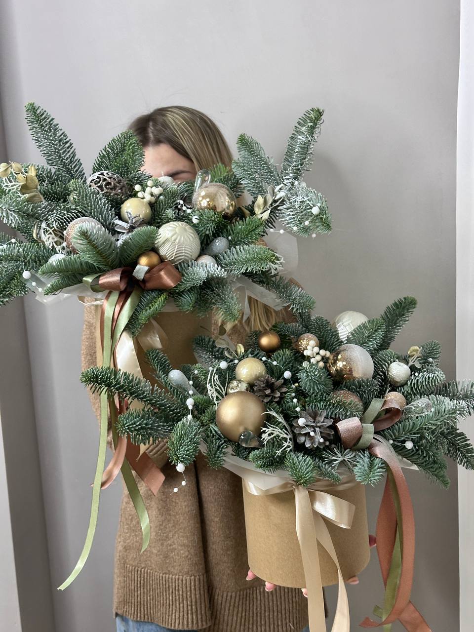 КОМПОЗИЦИЯ ИЗ ГОЛУБОЙ ЕЛИ 1ШТ