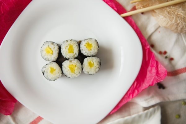 Хосомаки с такуаном