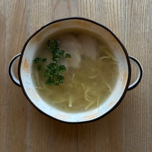Суп лапша с курицей