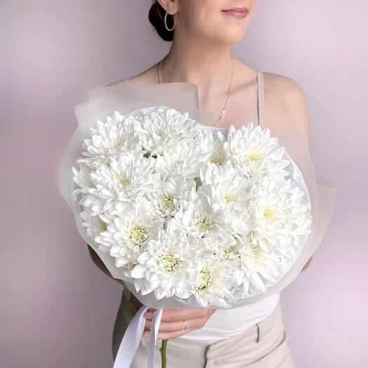 Воздушный букет белая кустовая хризантема