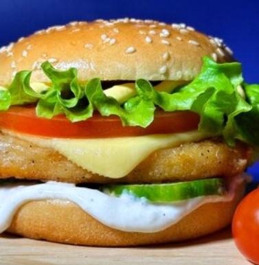 Сырный бургер с куриной котлетой
