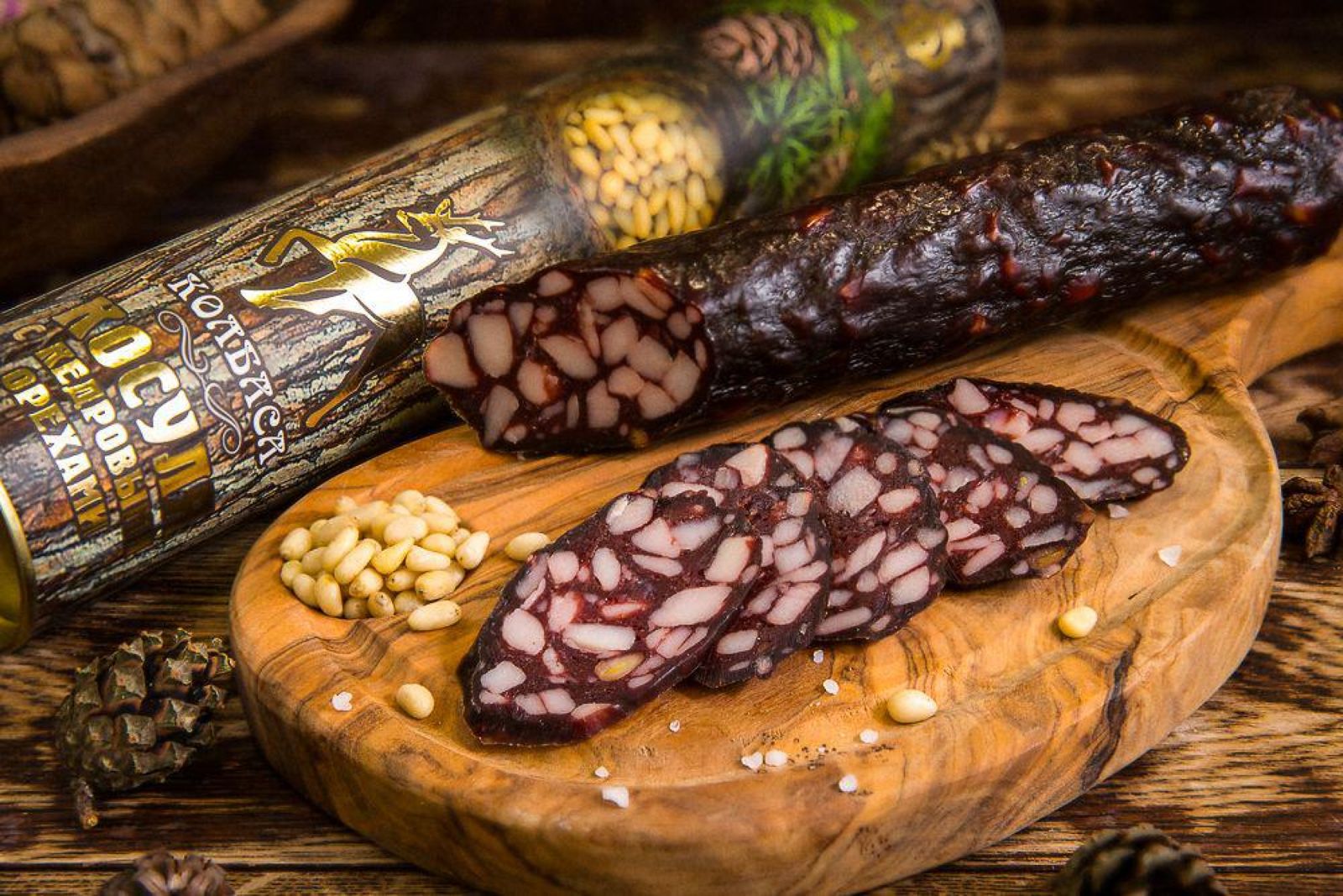 Колбаса из мяса Косули, сырокопчёная, с кедровыми орехами, в подарочной упаковке (тубус)