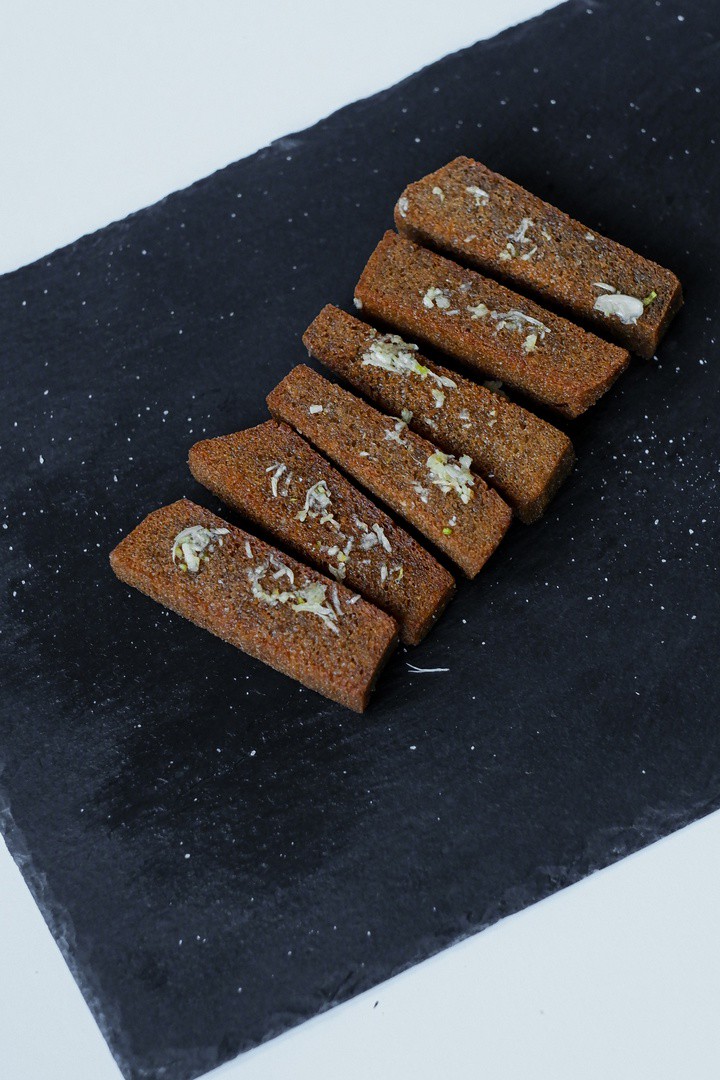 Гренки чесночные.