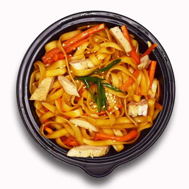 Удон с курицей.