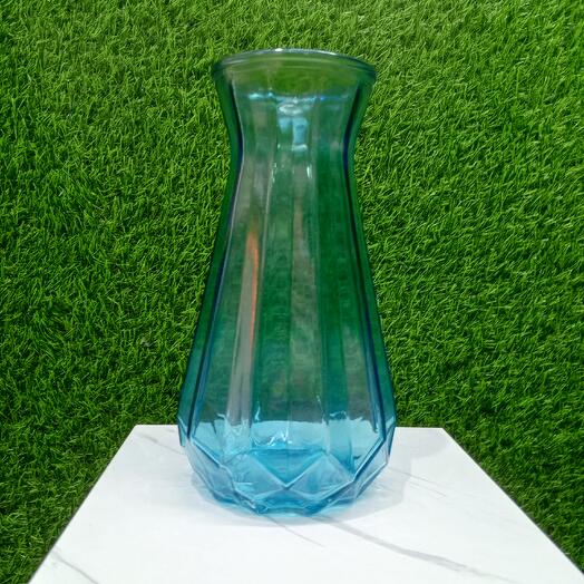 Голубая ваза для цветов 