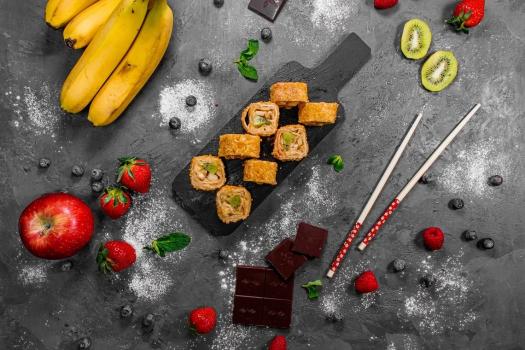 Жаренный ролл (банан, киви)