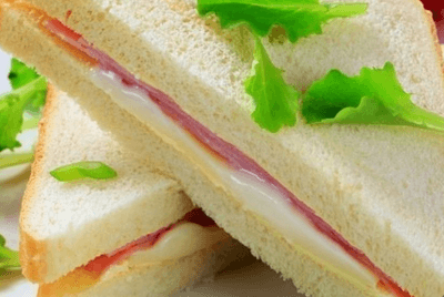 Сэндвич с ветчиной и сыром