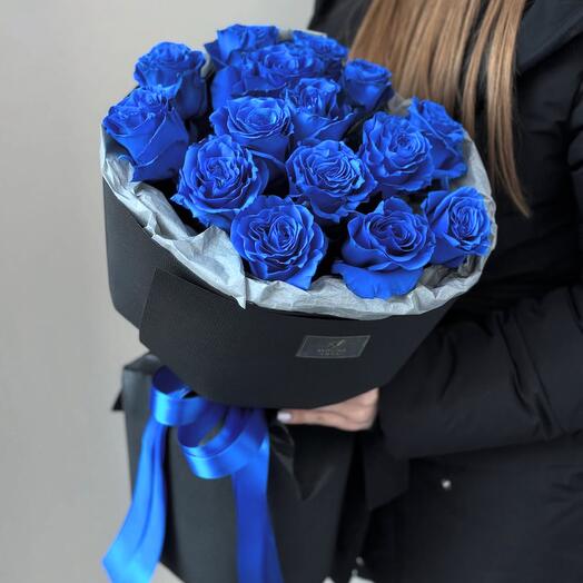 15 синих роз