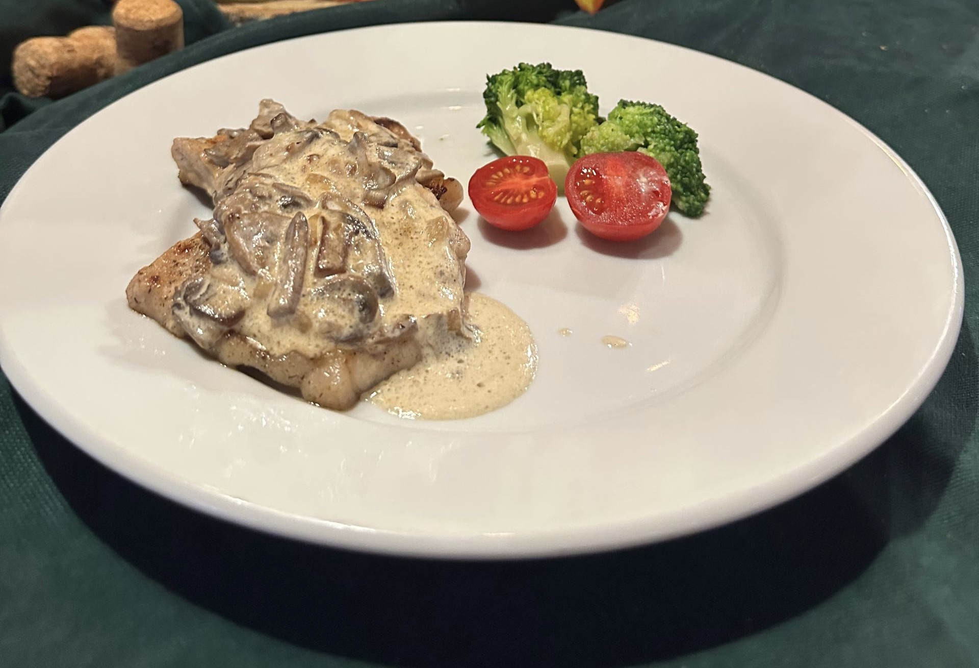 Медальоны из свинины