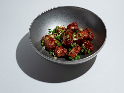 Свинина кисло-сладкая с соусом хойсин