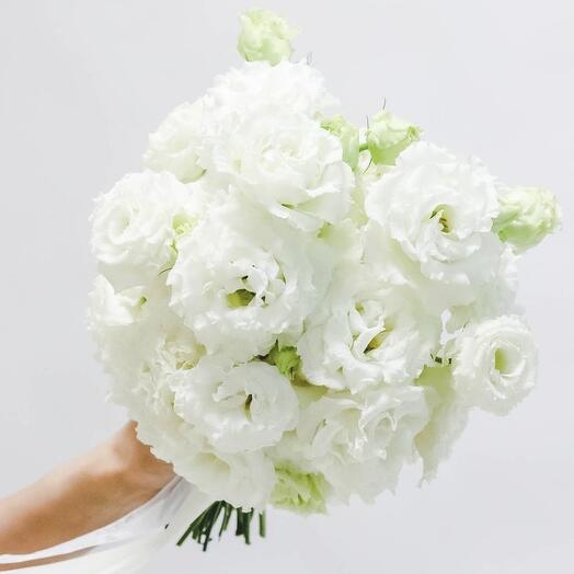 Букет невесты из махровых эустом 