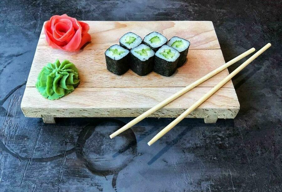 Ролл с огурцом