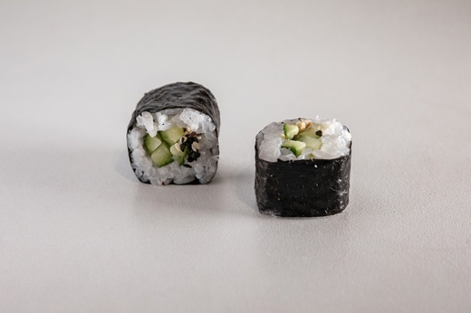 Маки роллы с огурцом