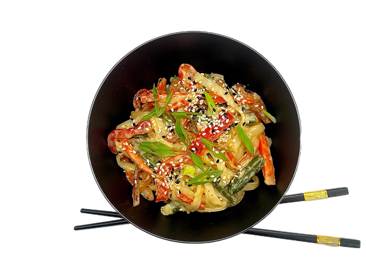 Wok с курицей в сливочном соусе