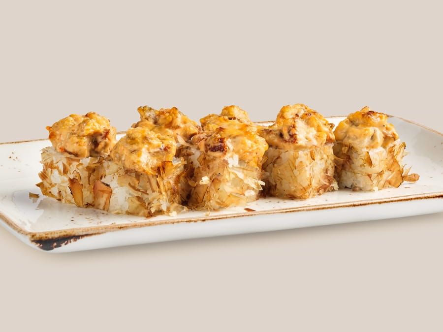 Ролл запеченный с угрем и бонито