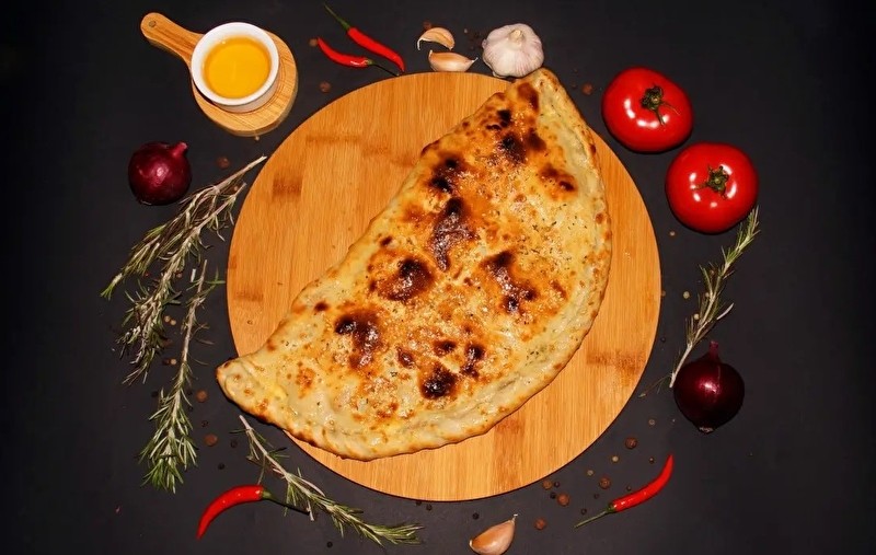 Кальцоне сырная