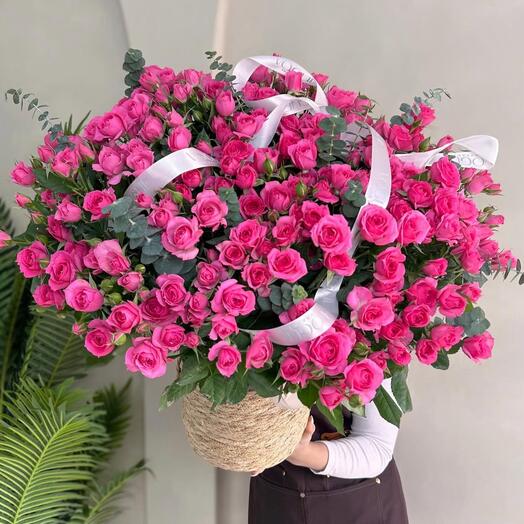 Кустовая Роза эвкалипт букет в кашпо