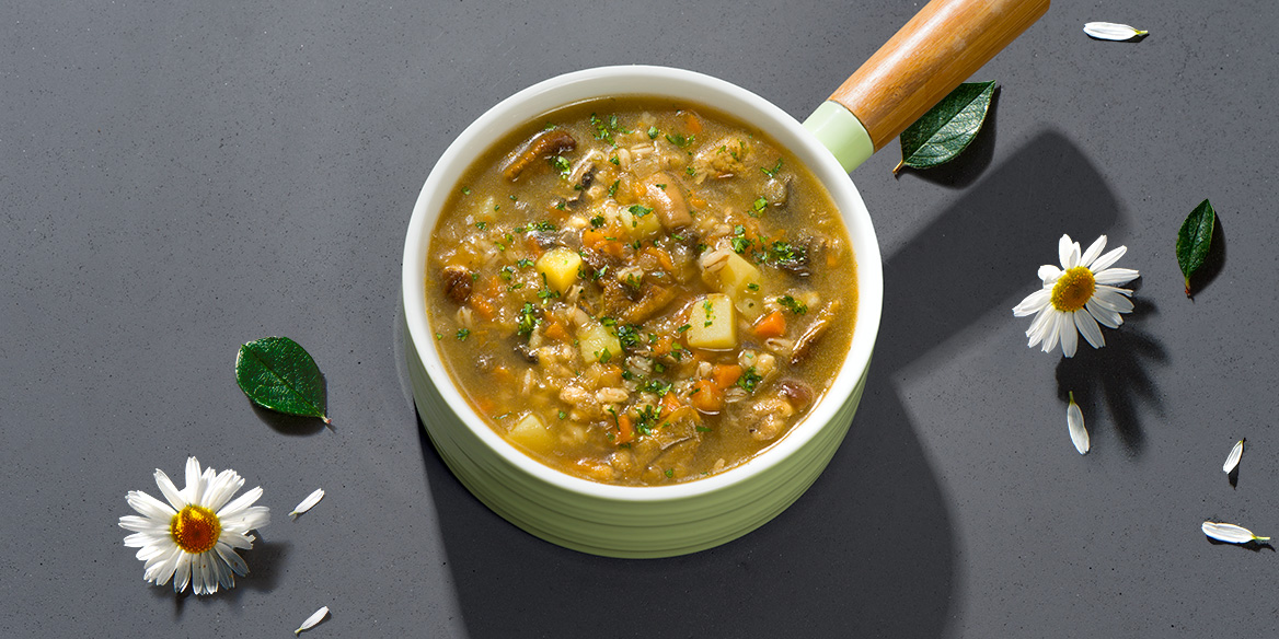 Грибная похлебка с лесными грибами и сморчками