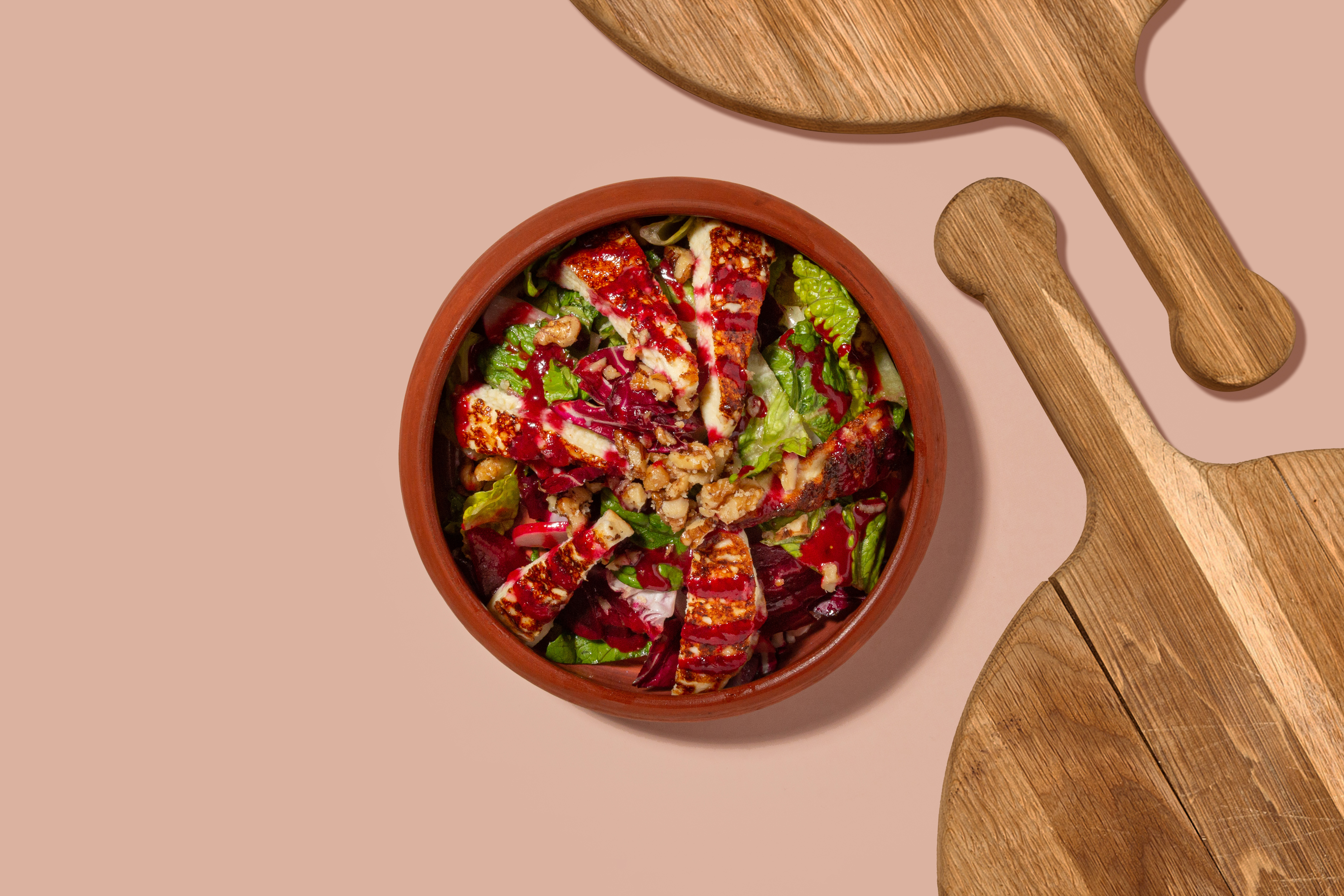 Салат с жареным сулугуни