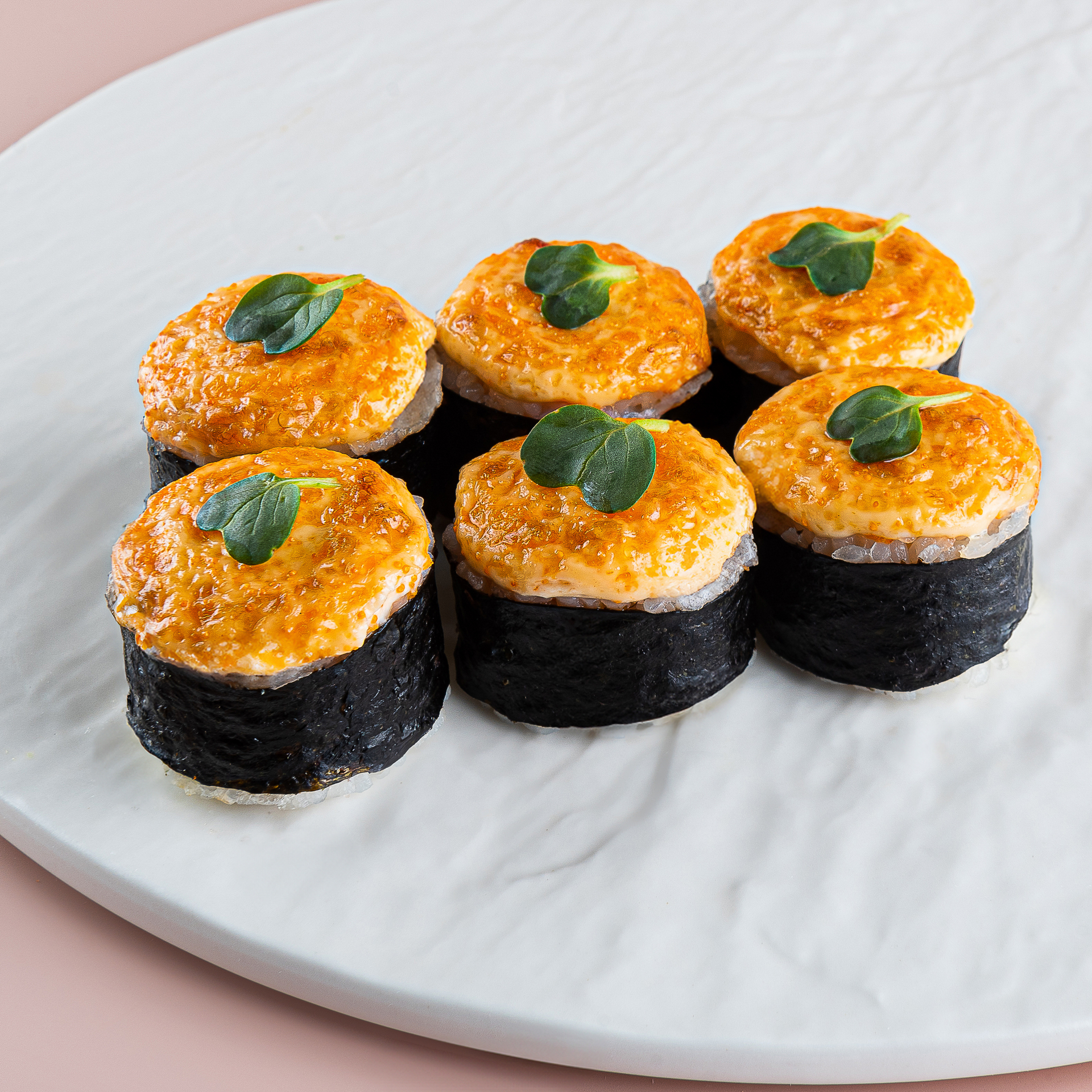 Запеченный ролл с креветкой