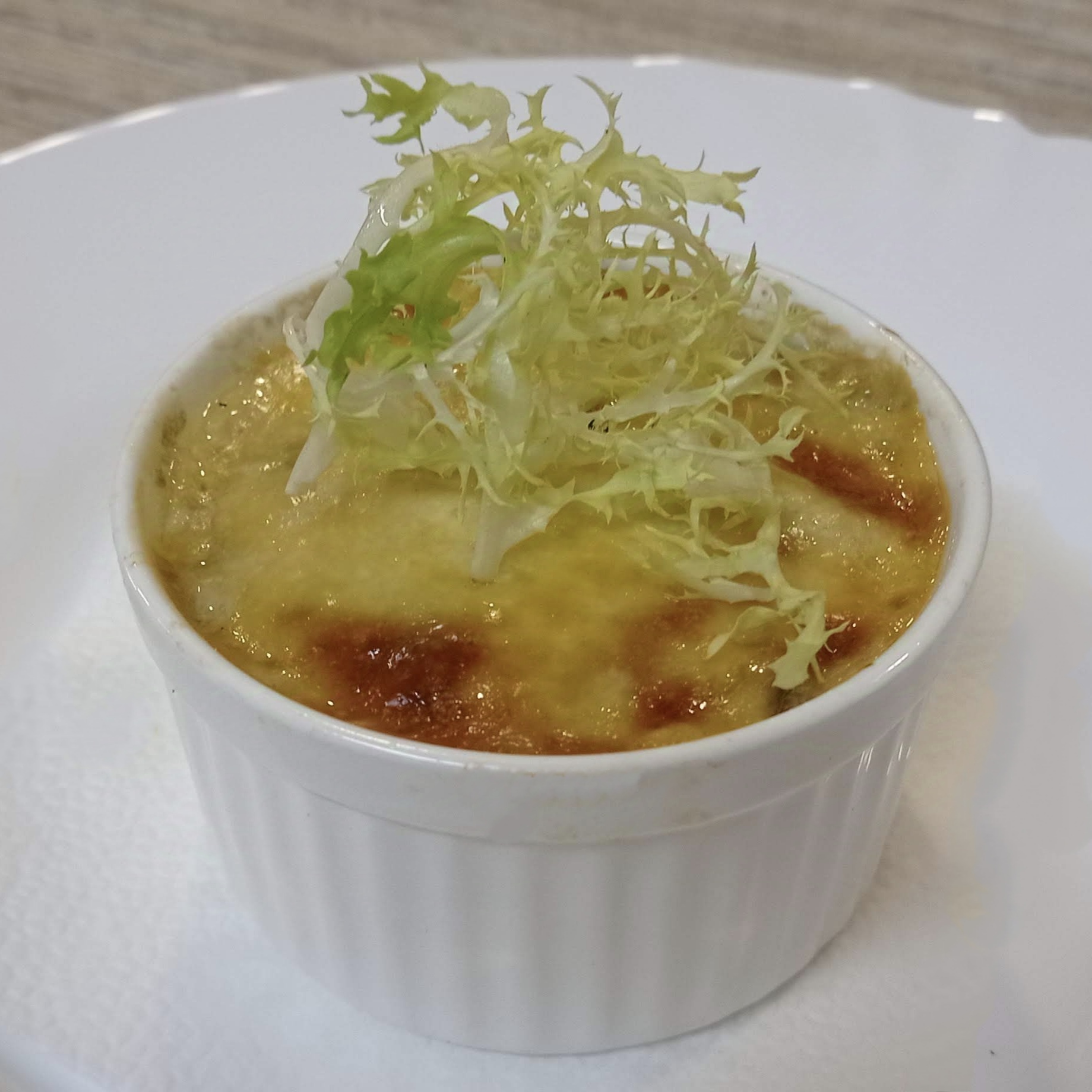 Жюльен с языком, куриной грудкой-гриль