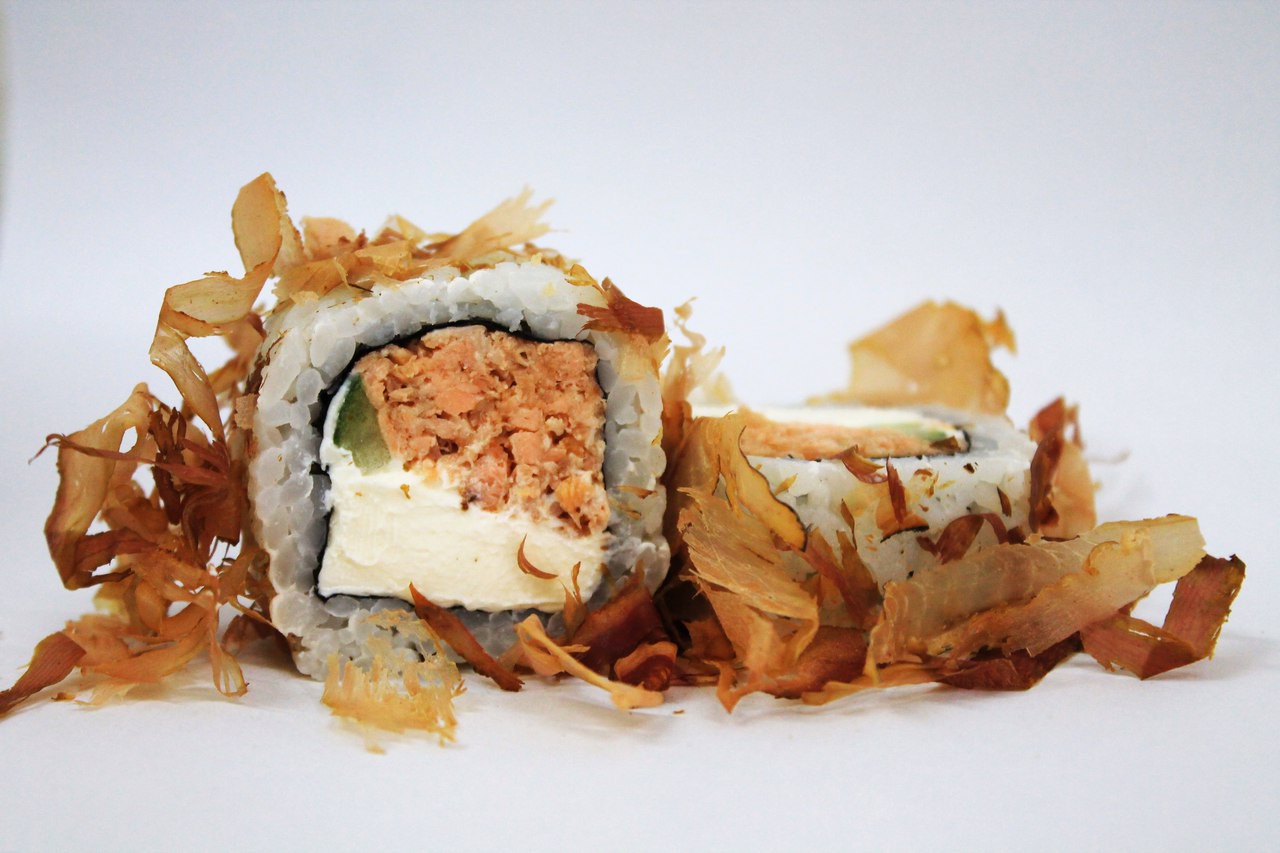 Бонито с лососем терияки