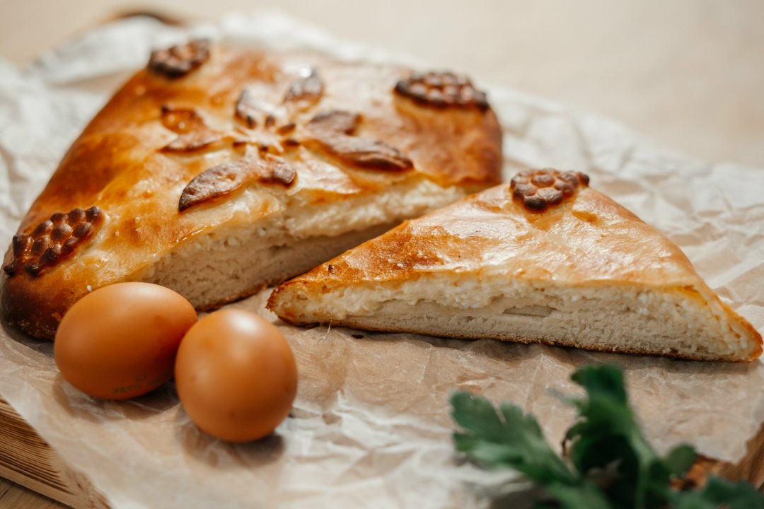 Пирог с сыром и яйцом