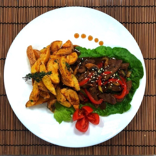 Говядина с овощами под соусом терияки