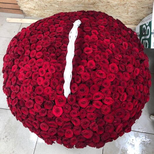 Корзина с цветами 501 роза 