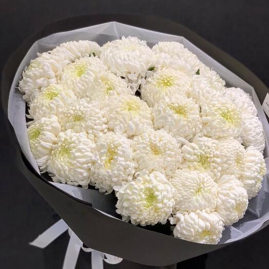 Букет белых хризантем 51 шт
