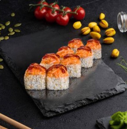 Запеченный ролл с лососем и снежным крабом