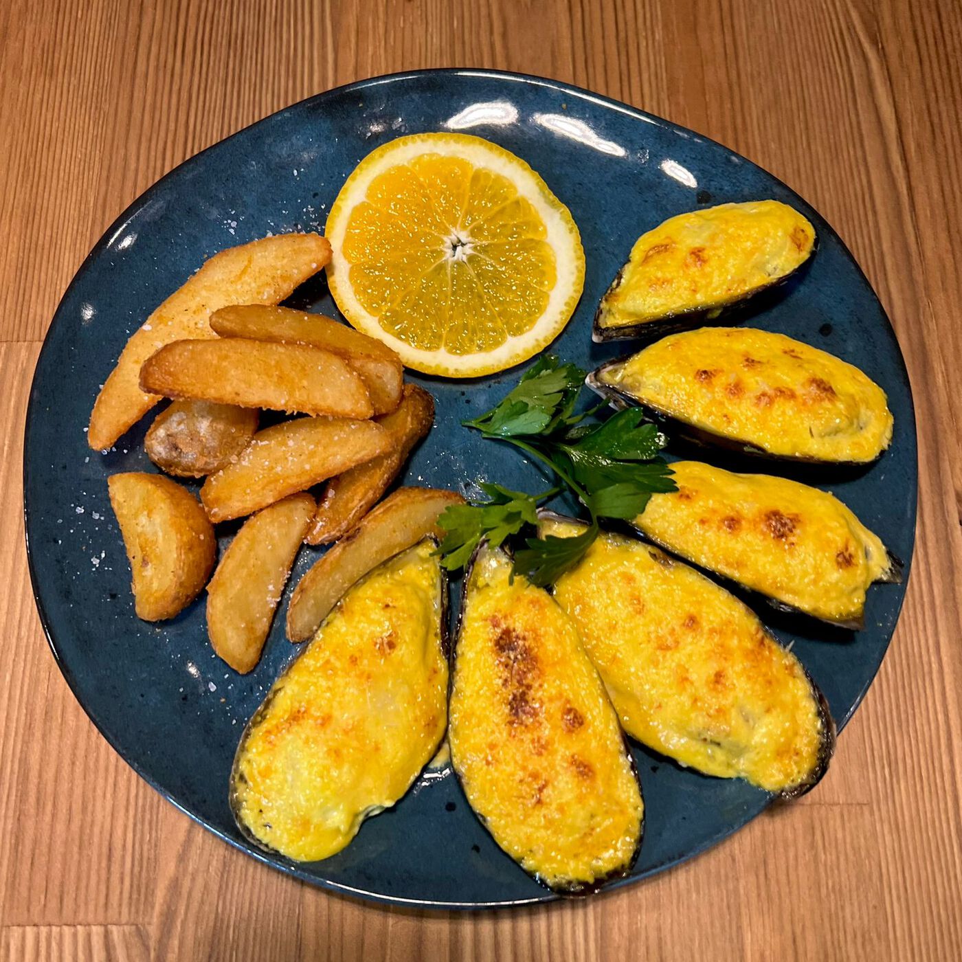 Мидии ,запеченные в соусе Альфредо