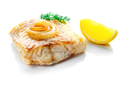 Рыба жаренная с луком