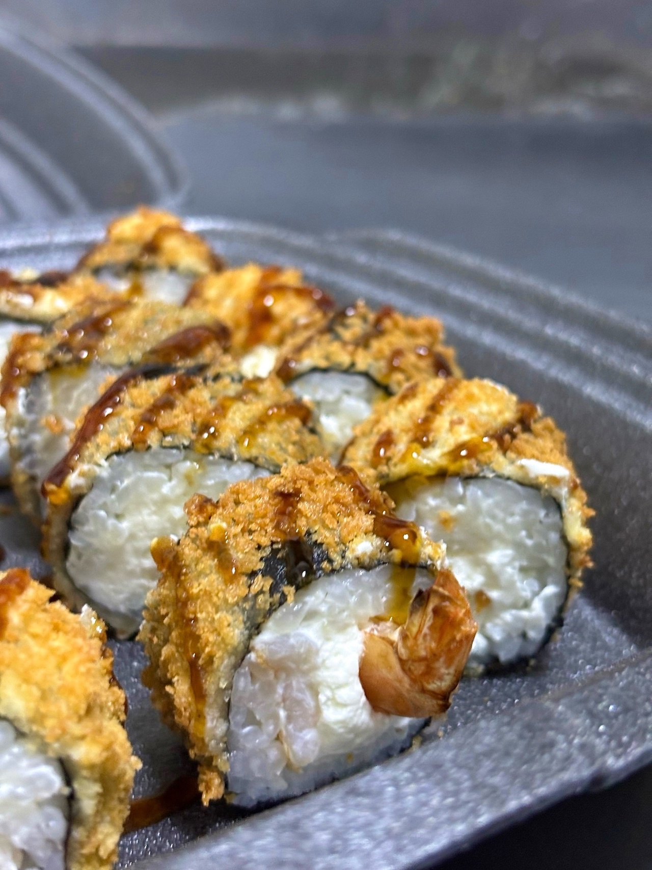 Теплый ролл с креветкой