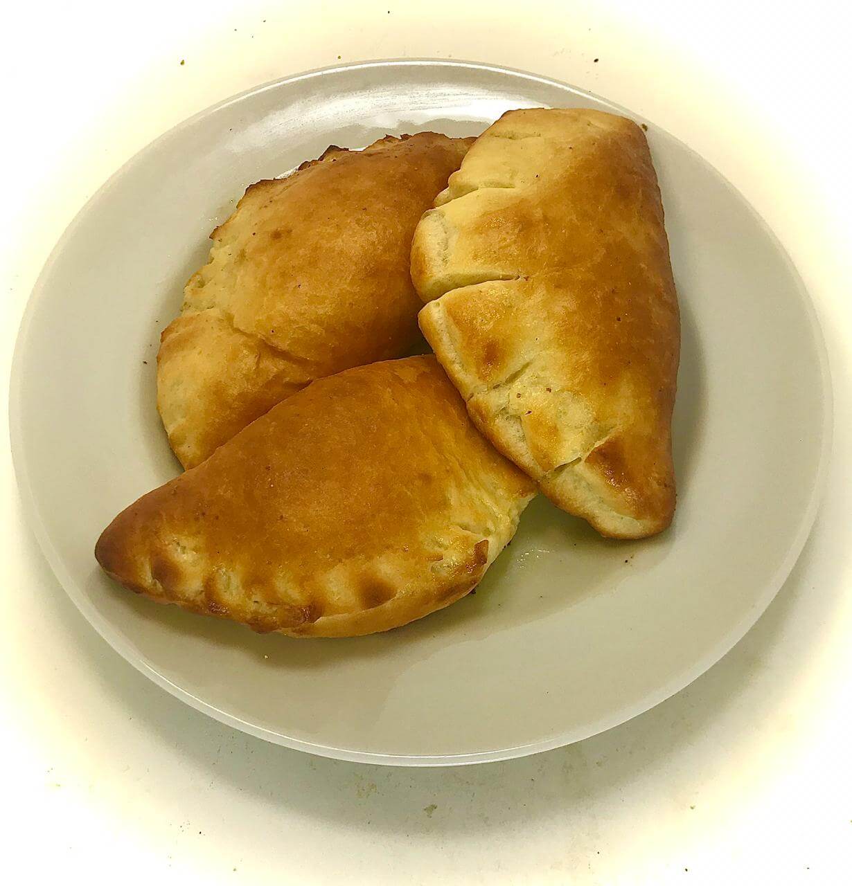 Слойка с вишней, 95 гр