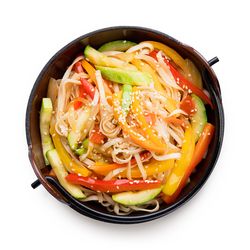 Удон с курицей (пшеничная лапша)