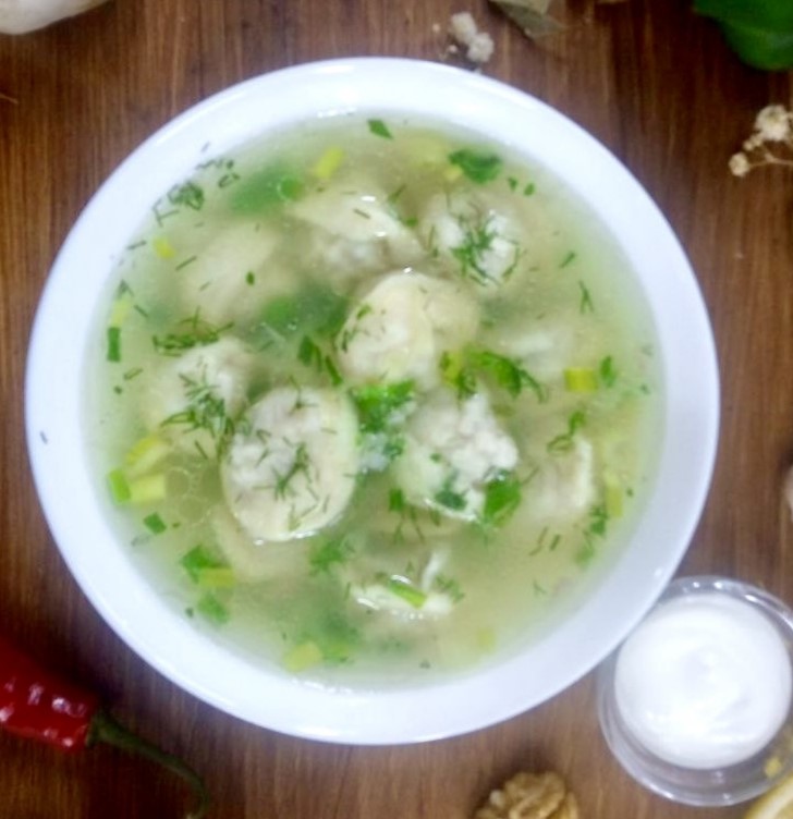 Пельмени с бульоном по- домашнему