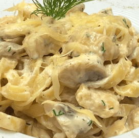 Феттучини с курицей и грибами