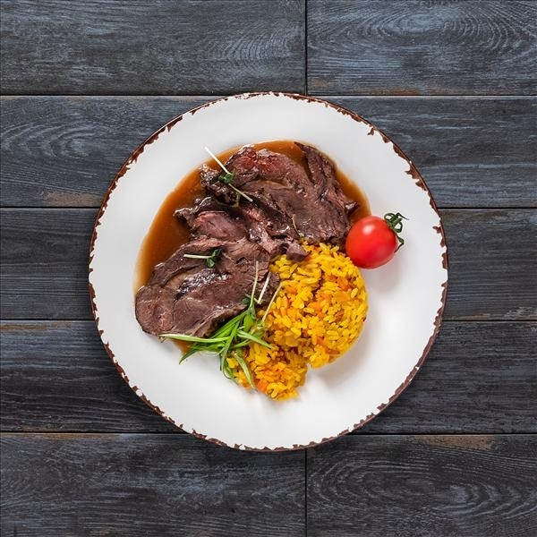 Телячьи щечки с гарниром