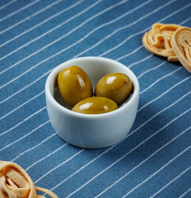 Оливки гиганты