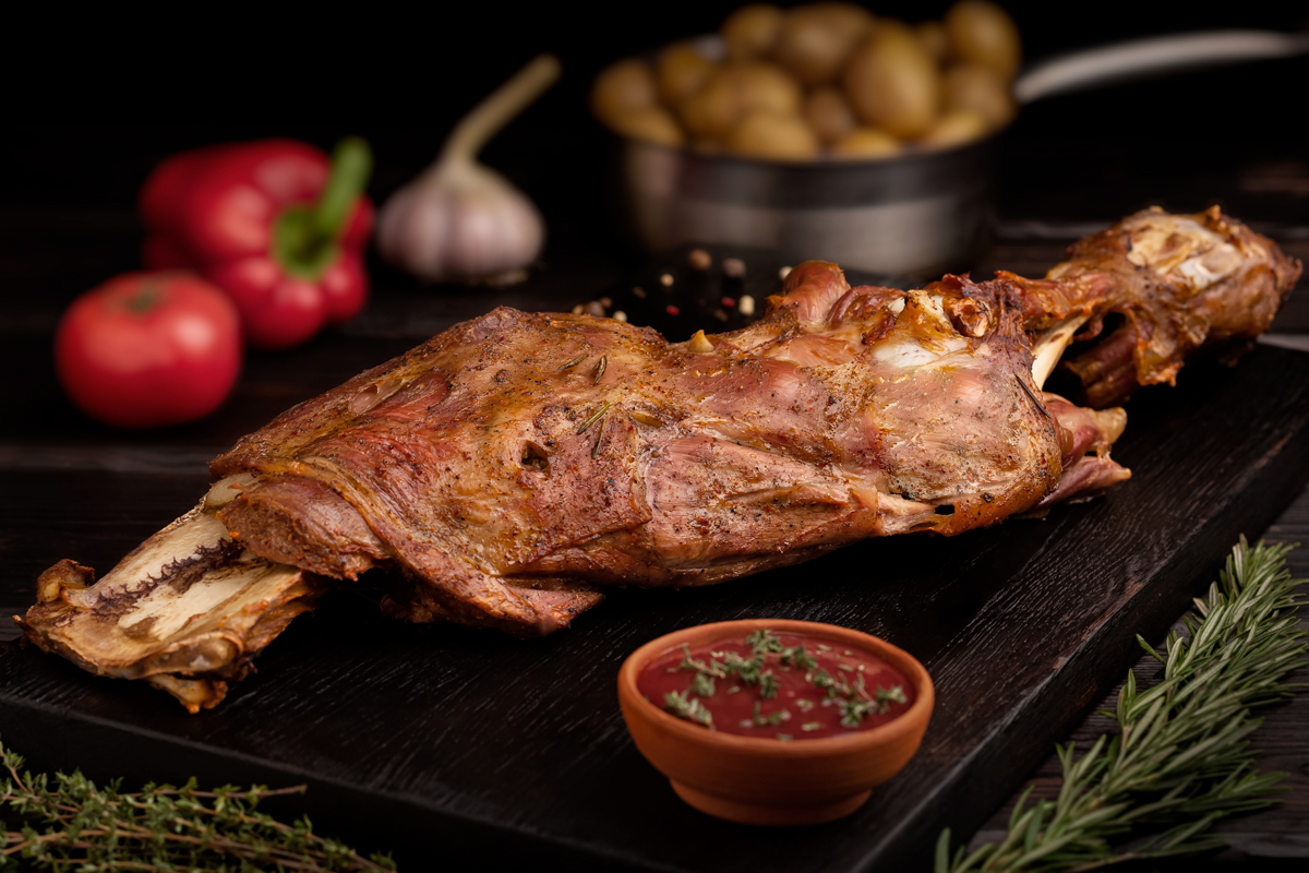 Телячья лопатка на кости