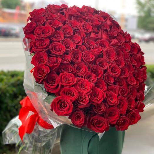 Шикарные красные розы для королевы 