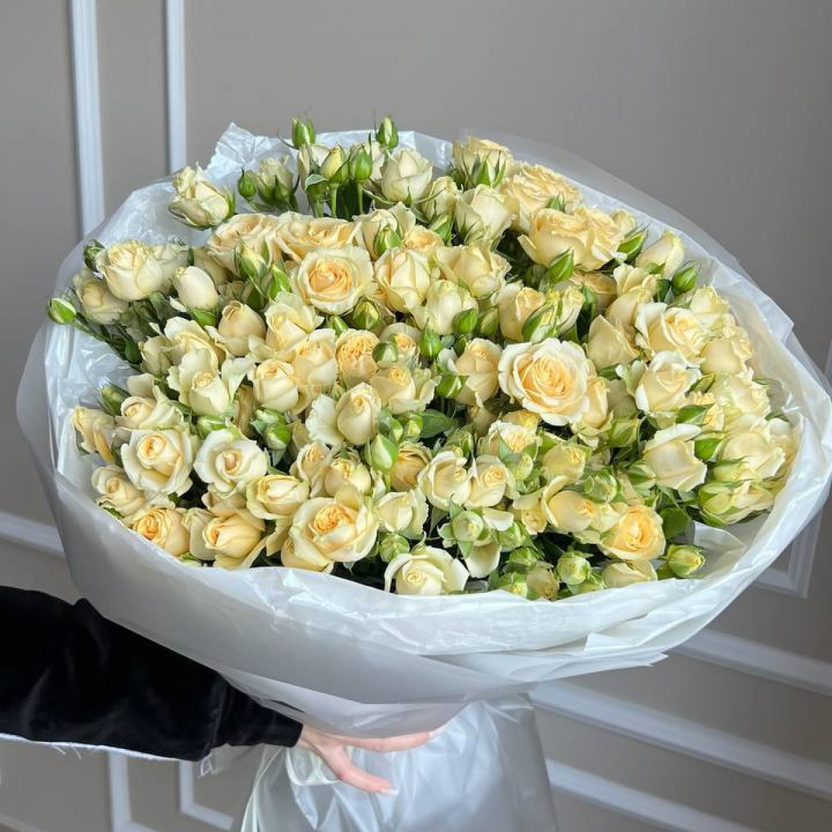 Букет из кустовых роз Артикул: 2693