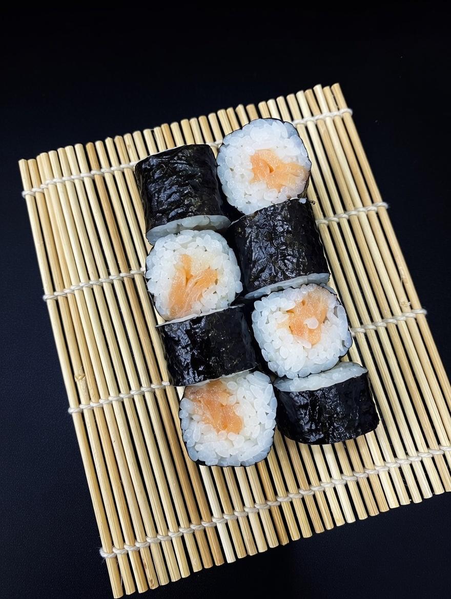 Мини-ролл с лососем