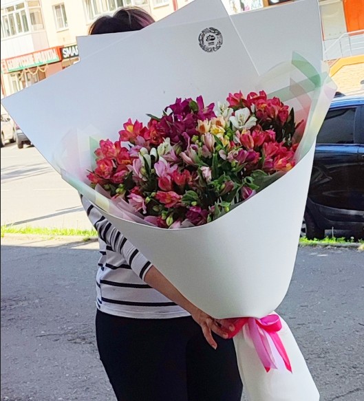 Букет из альстромерий