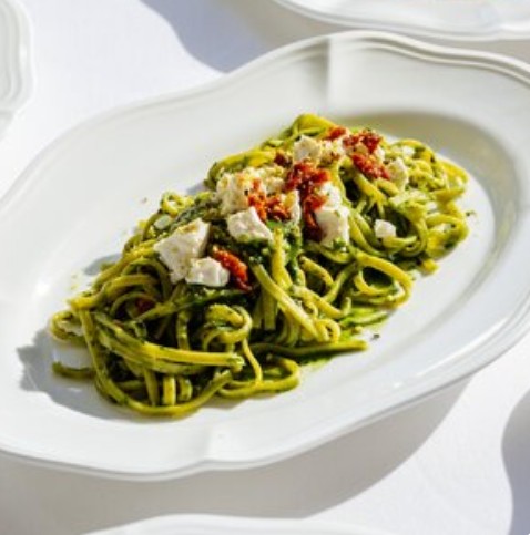 Лингвини с соусом песто и сыром фета