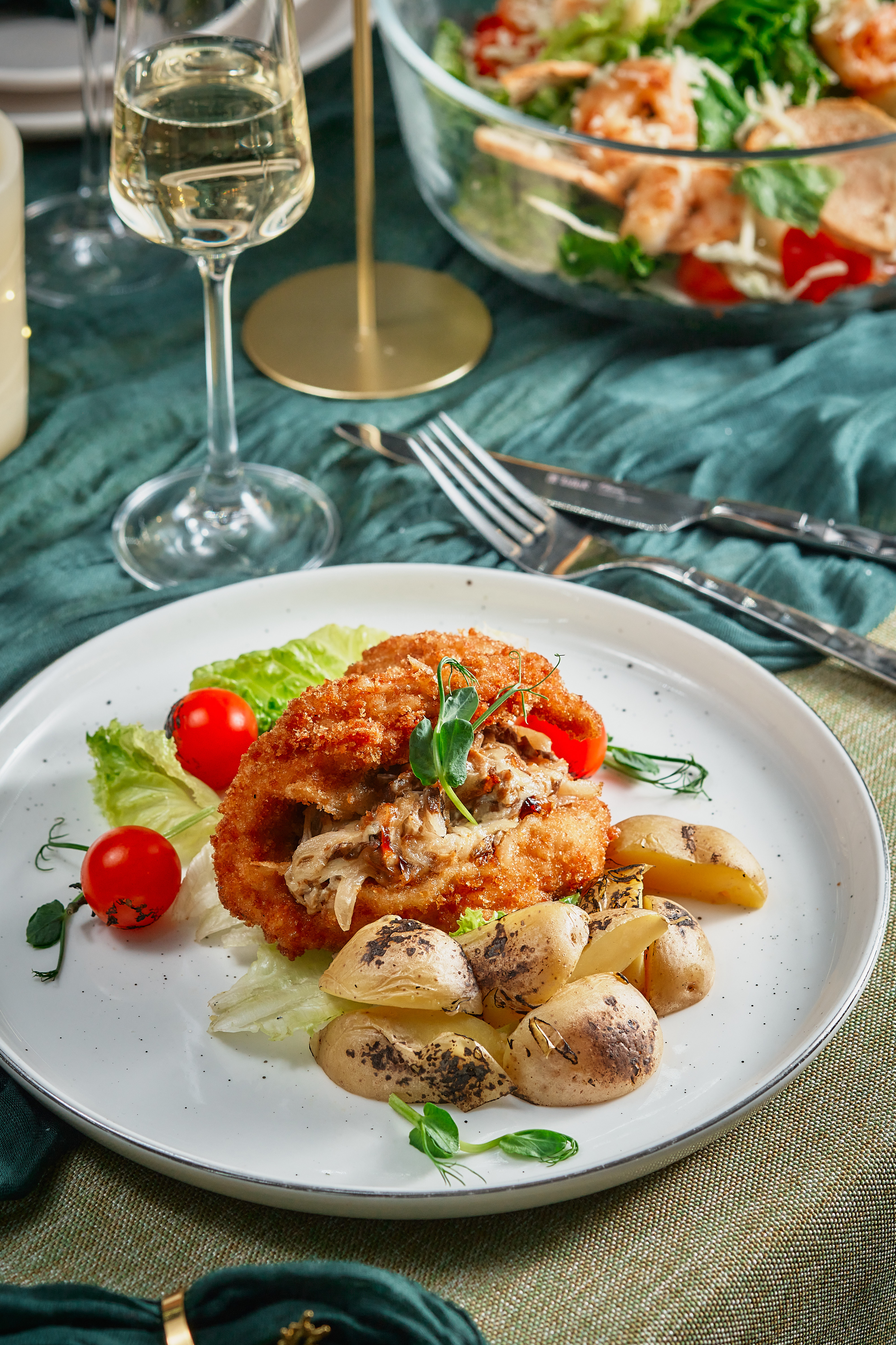 Шницель куриный с грибами и луком 1 шт